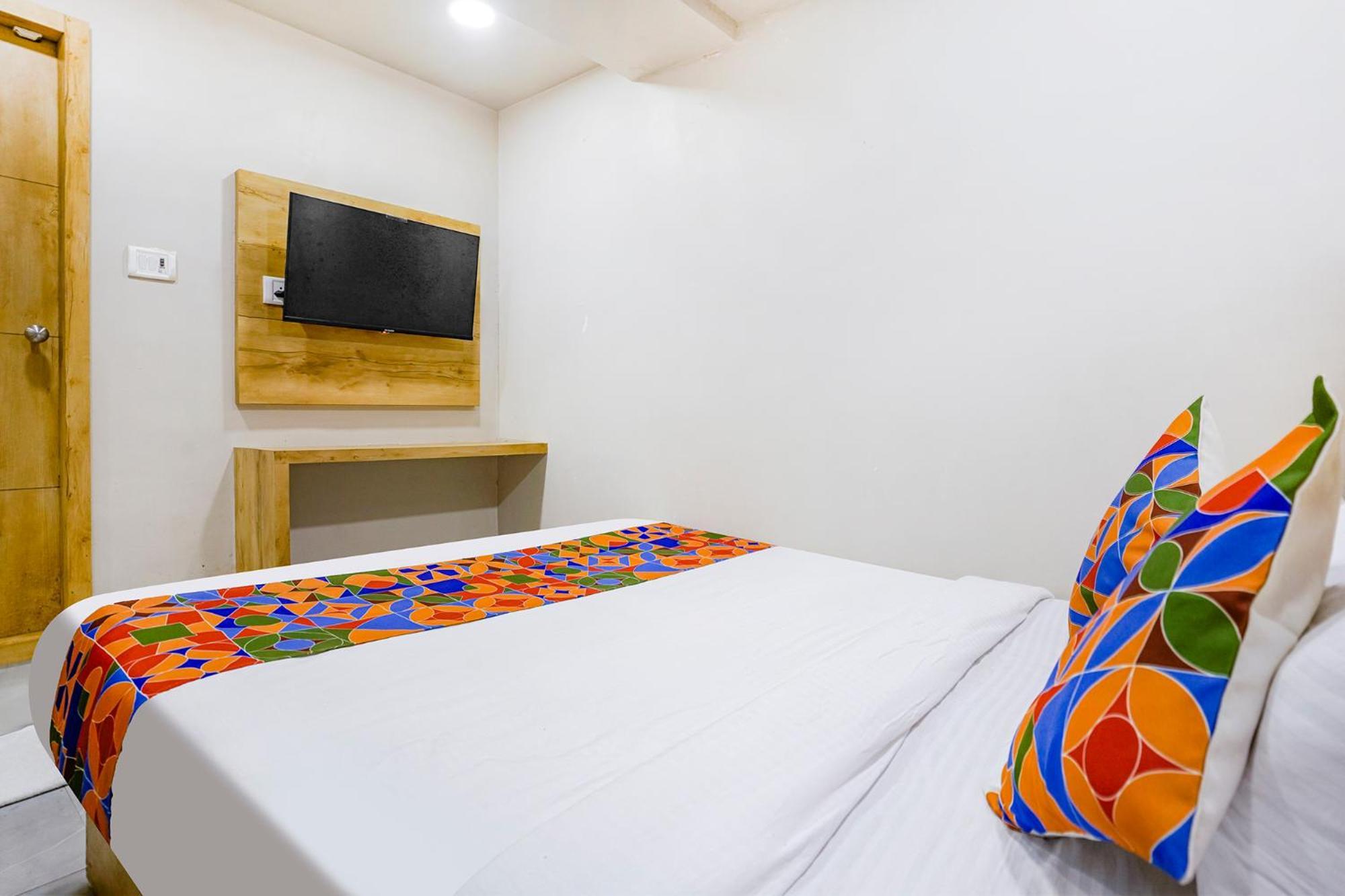 Fabexpress Baghdad Palace Hotel Mumbai  Buitenkant foto