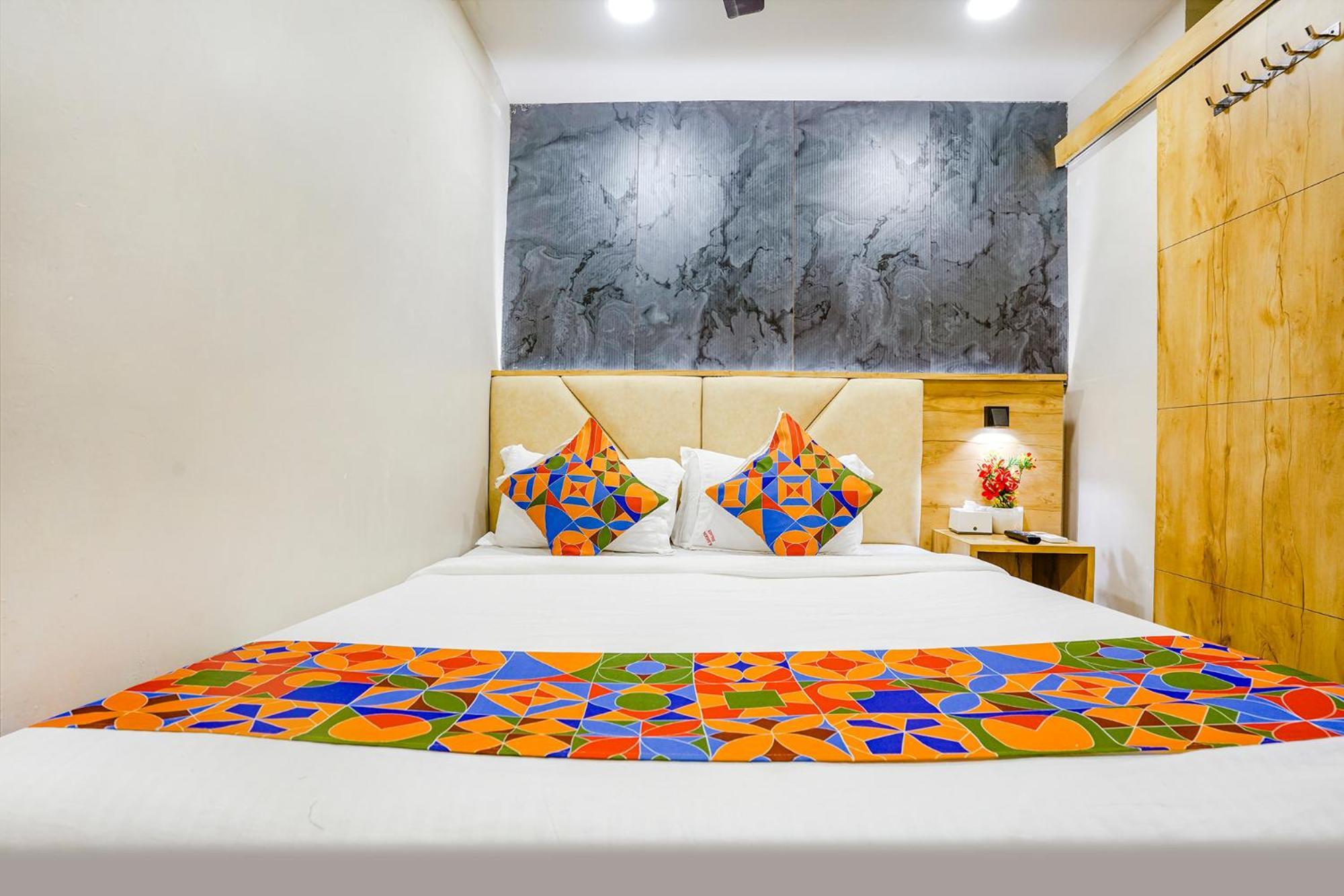 Fabexpress Baghdad Palace Hotel Mumbai  Buitenkant foto