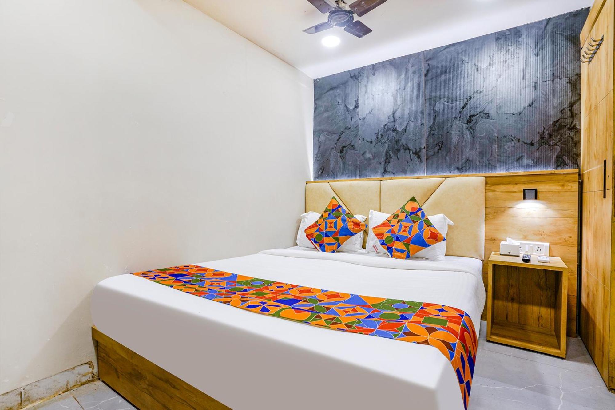 Fabexpress Baghdad Palace Hotel Mumbai  Buitenkant foto