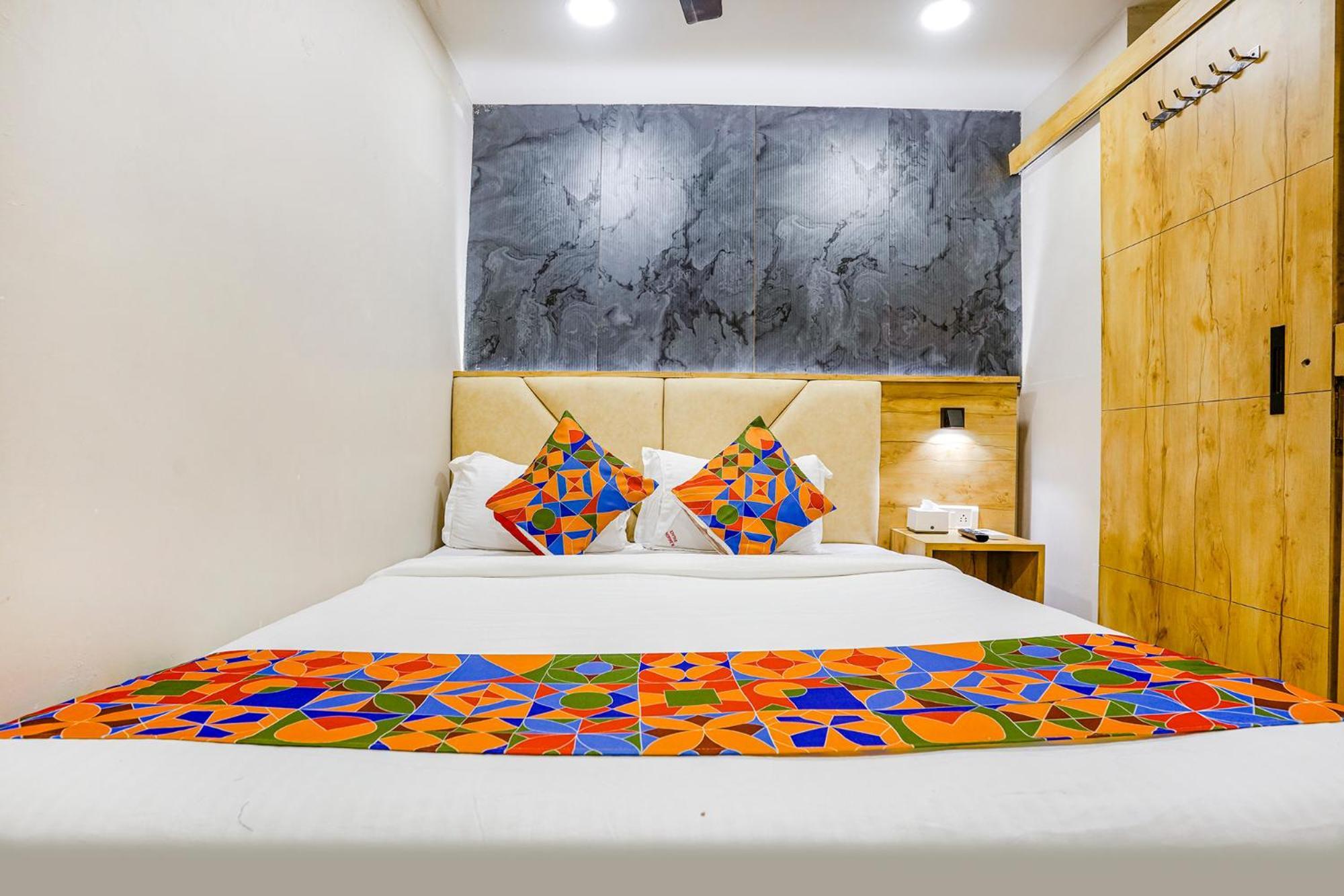 Fabexpress Baghdad Palace Hotel Mumbai  Buitenkant foto